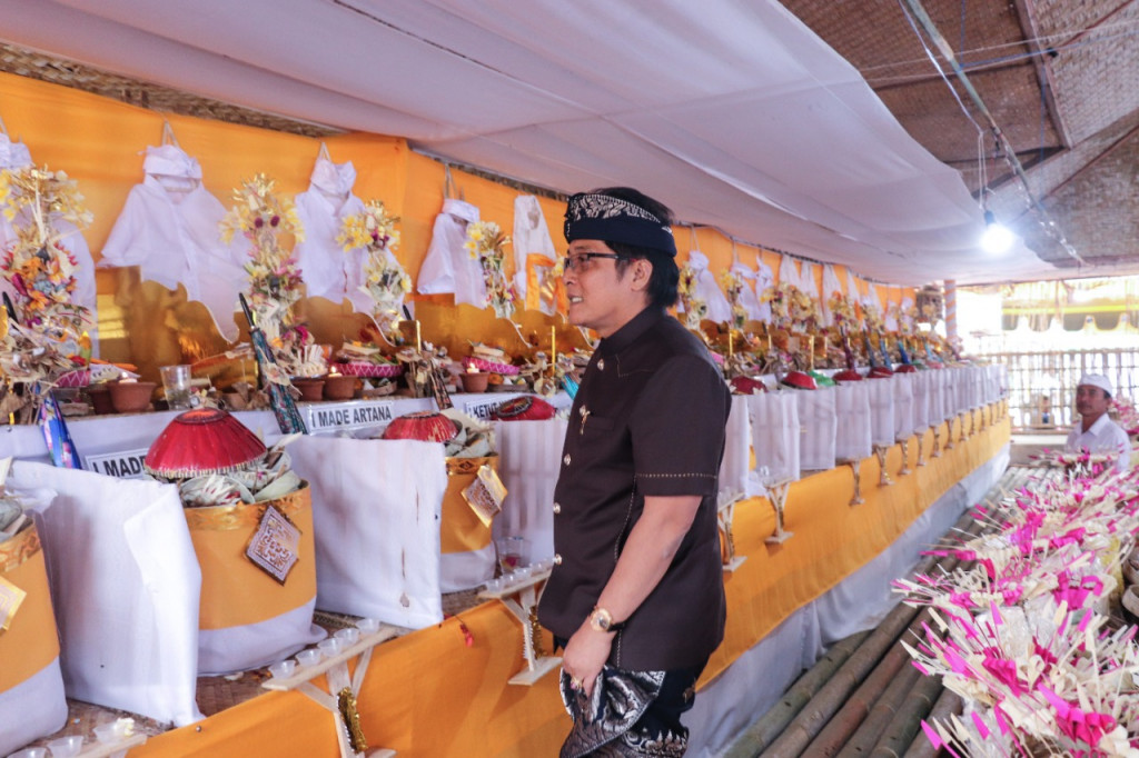 Bupati Giri Prasta Apresiasi Semangat Persatuan Krama Desa Adat Belok